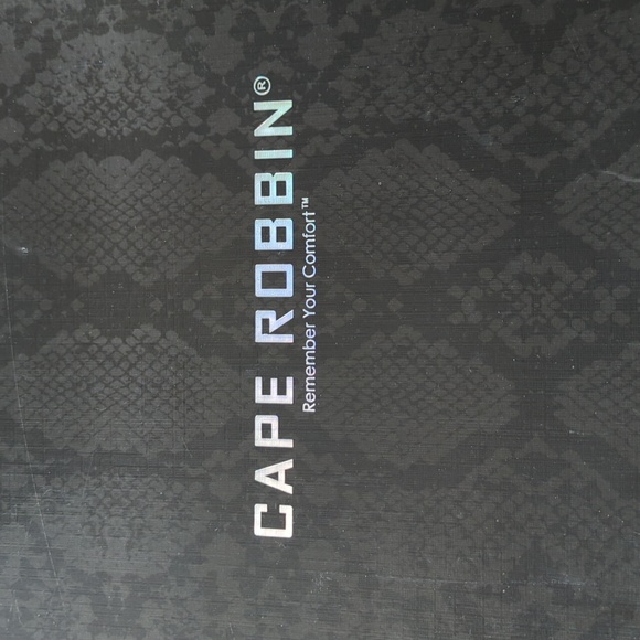 Cape Robin Black thigh high boots - Picture 6 of 6